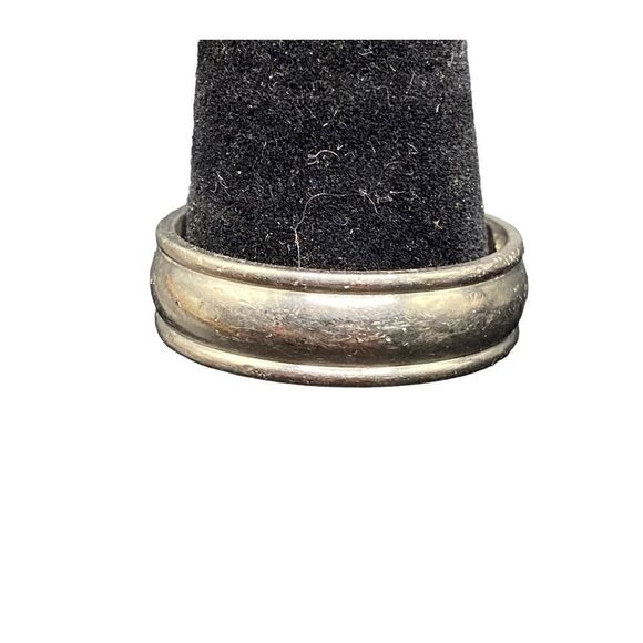 Set of two mens rings one sterling silver 925with wheat pattern one titanium mar - Picture 3 of 8